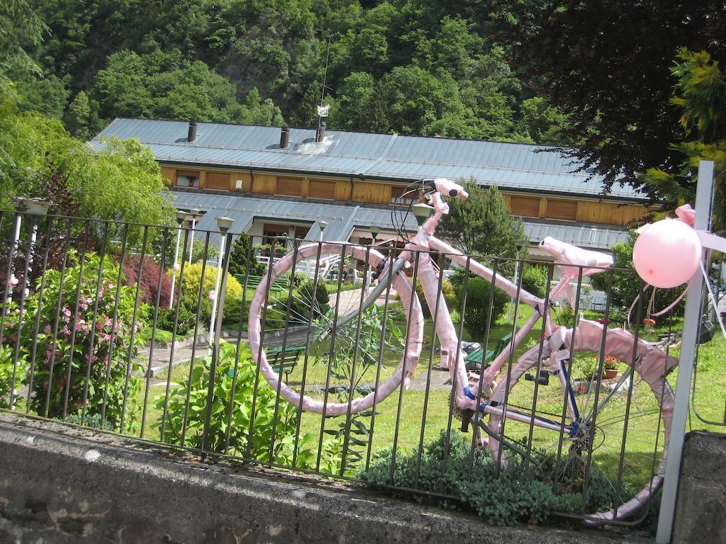 Отель Casa Per Ferie Paola Di Rosa Арта-Терме Экстерьер фото